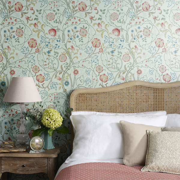 Mary Isobel Pink/Ivory Wallpaper by Morris & Co